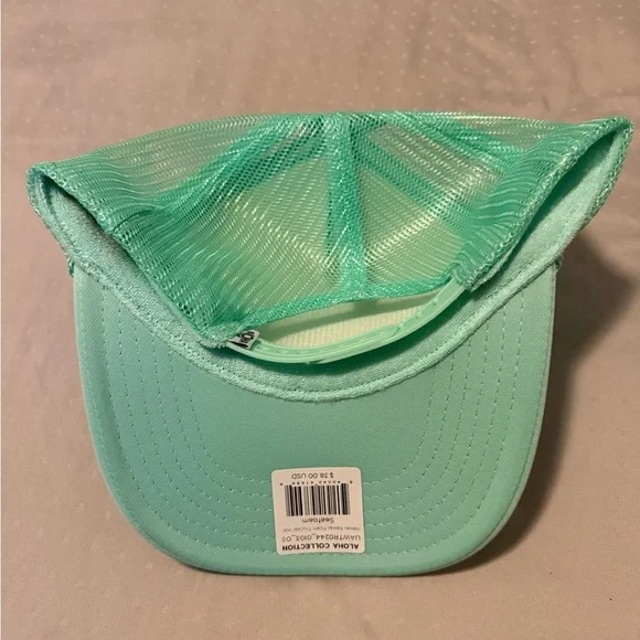 ALOHA COLLECTION Hawaii Kawaii Special Edition Hello Kitty Foam Trucker Hat - Picture 6 of 6